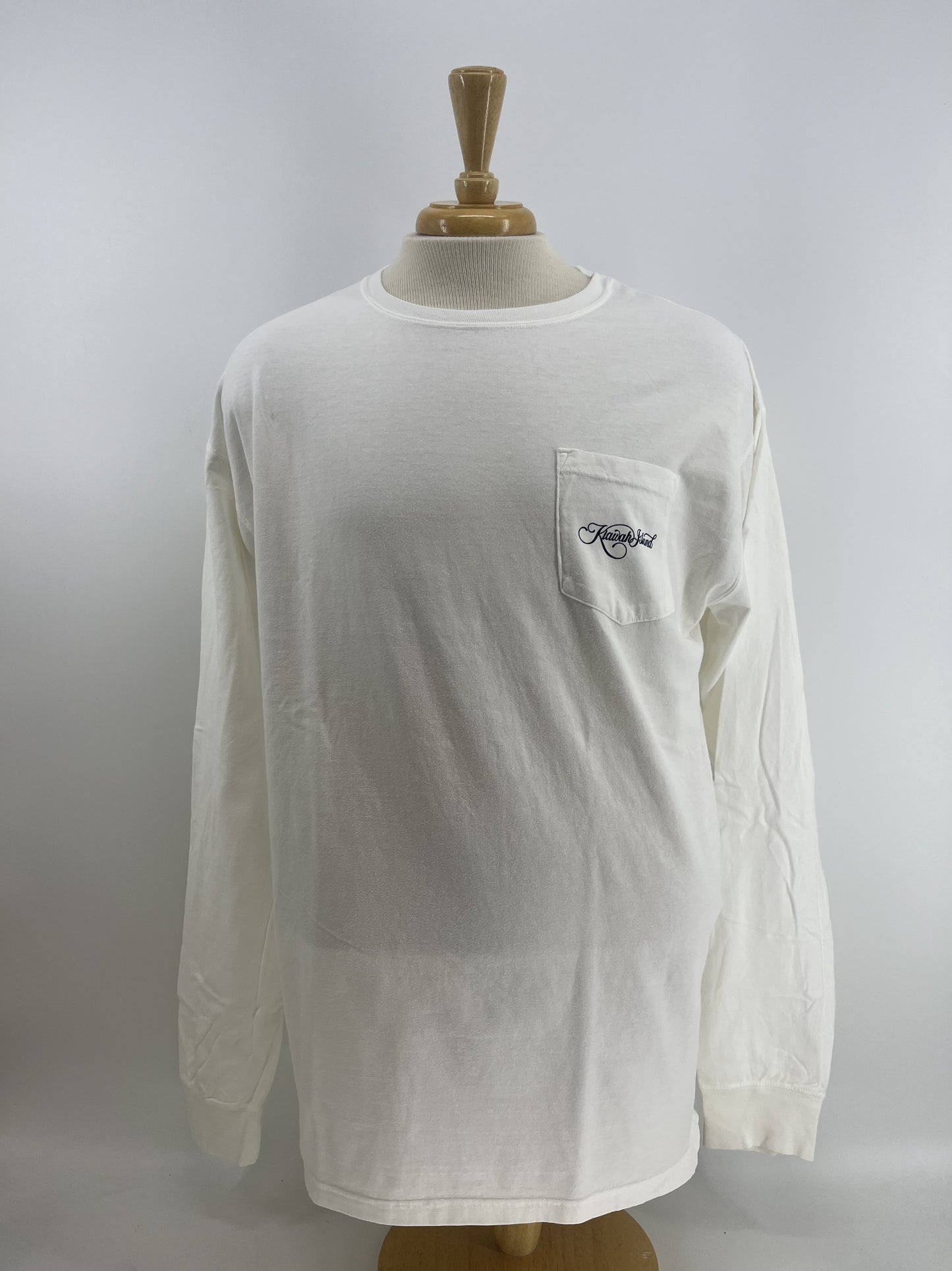 KI Script LC LS Pkt Tee - White
